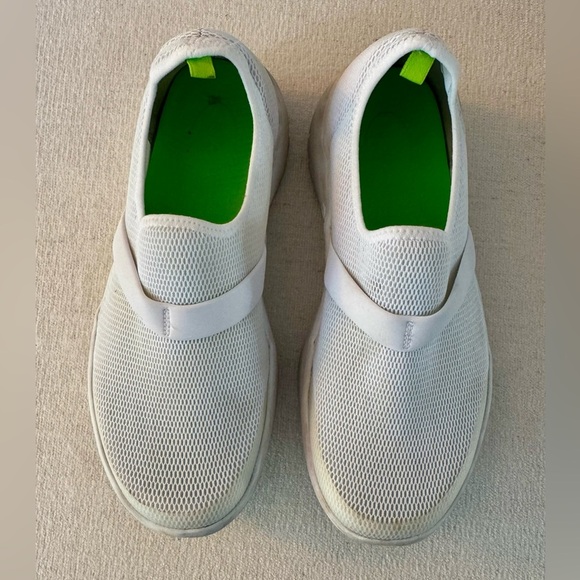 OOFOS 00mg Low Women’s White Slip-On Sneakers, Cushioned Comfort, 8.5 - Picture 5 of 16